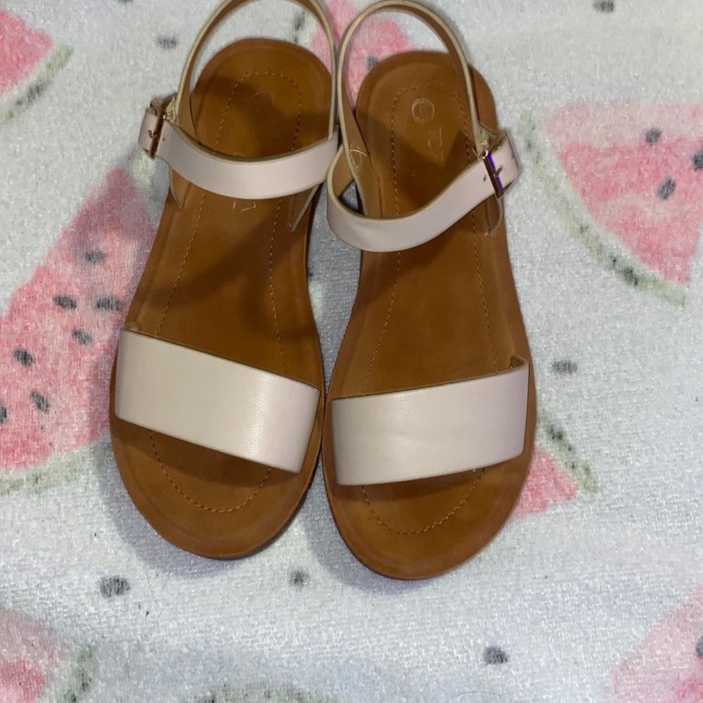 Size 6 Cream color thick platform